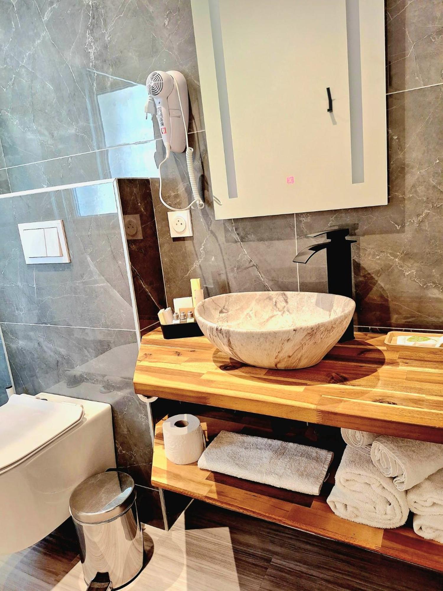 Domaine De La Mautanne Aparthotel Sainte-Tulle Kültér fotó